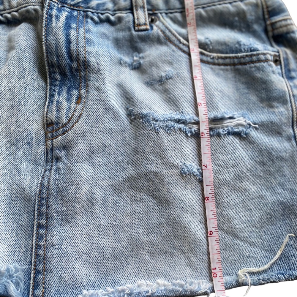 Pull&Bear have something special Y2K Raw Jean Hem Mini Skirt - Picture 6 of 7